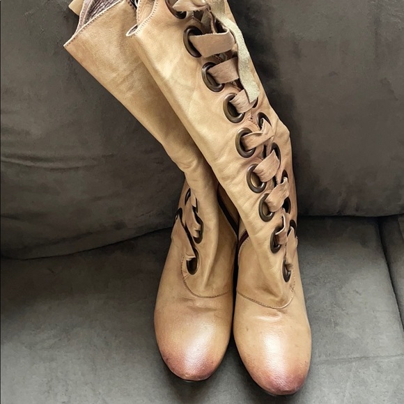Leather boots - Picture 2 of 4